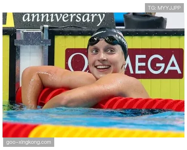 凯蒂·莱德基每天游5公里后啃鸡胸肉的样子，真没人管管她吗