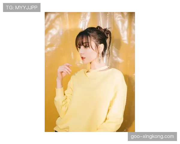 山口茜训练完随手啃个饭团就走，这自律程度真的服了